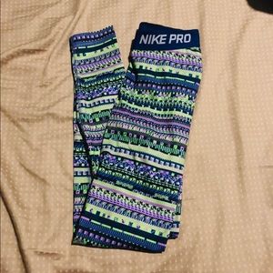 Aztec pattern Nike pro lined leggings